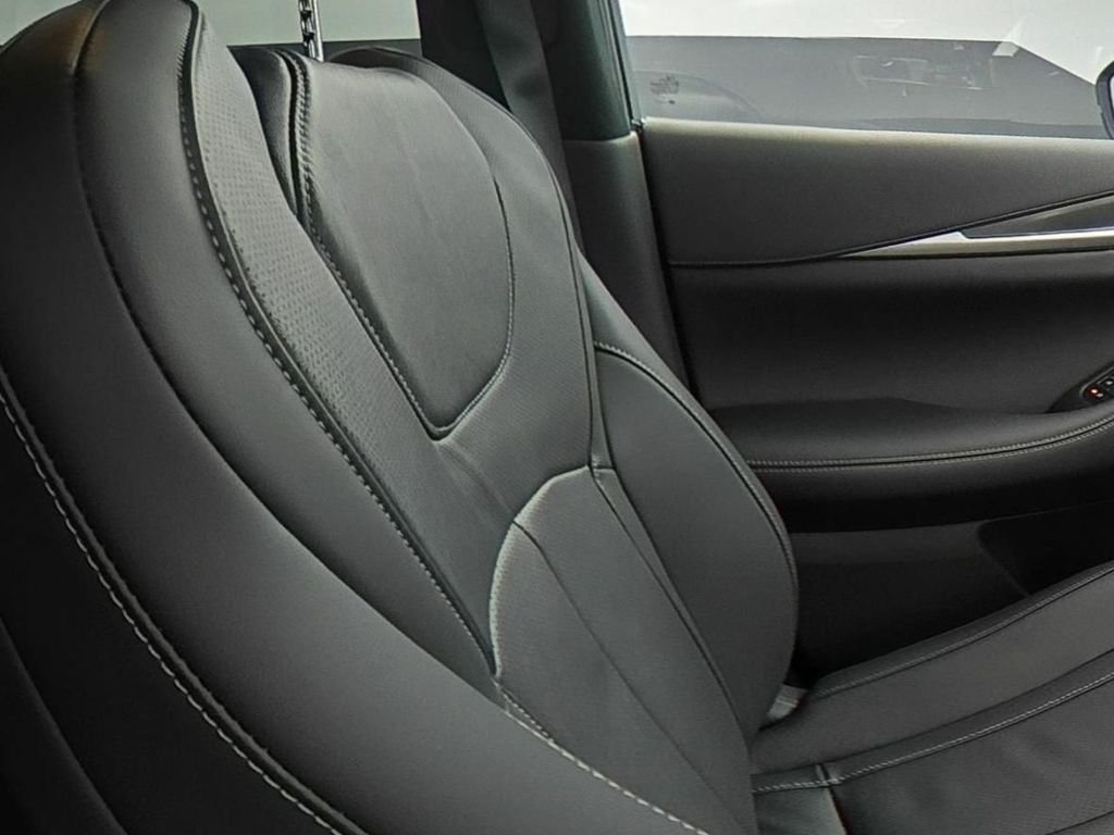 2025 INFINITI QX60 LUXE - Photo 11