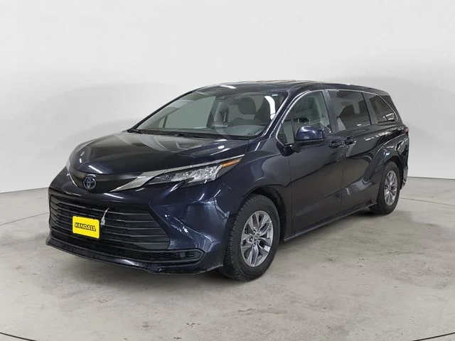 Used 2022  Toyota LE image 1