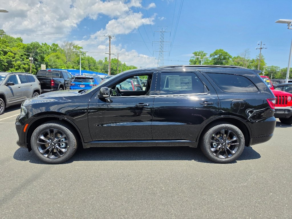 New 2026 Diamond Black Clear-Coat Exterior Paint Dodge GT Plus image 8