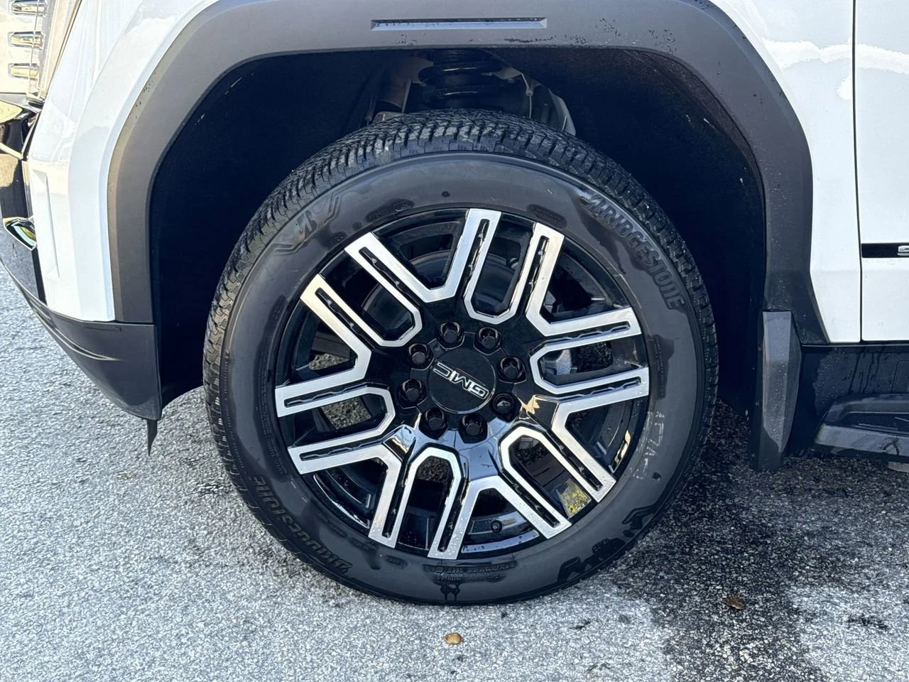 2026 GMC Sierra EV Elevation - Photo 11