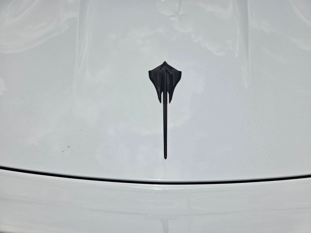 Used 2024 White Chevrolet Stingray image 11