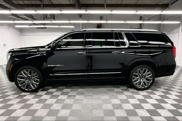 2025 GMC Yukon XL Denali Ultimate - Photo 14