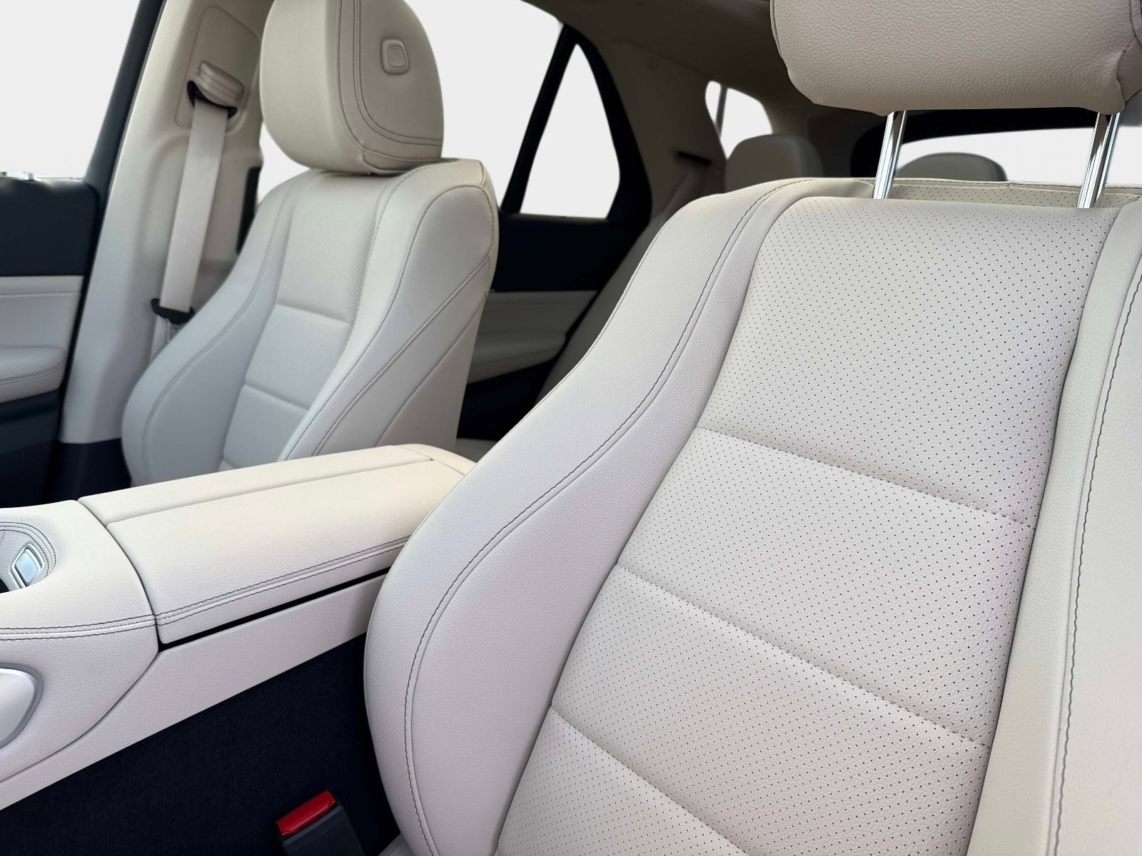 New 2026 Polar White Mercedes-Benz 350 4MATIC® SUV image 23