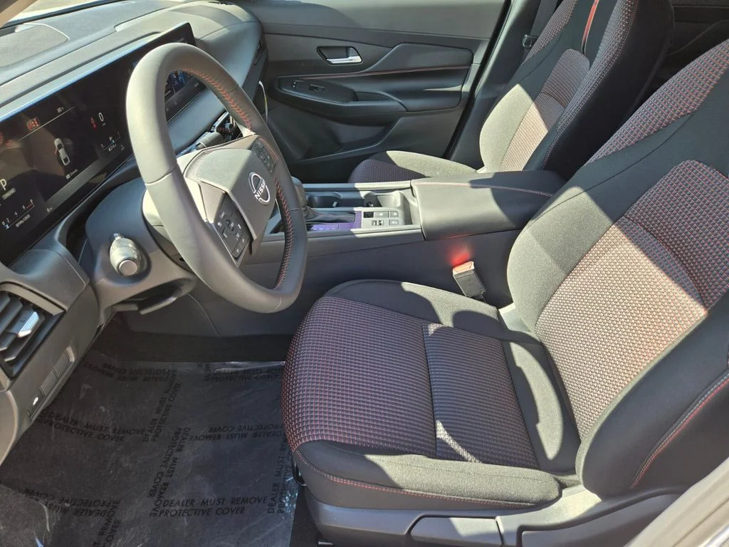 New 2027 Aspen White TriCoat / Super Black Two-tone Nissan SR image 10