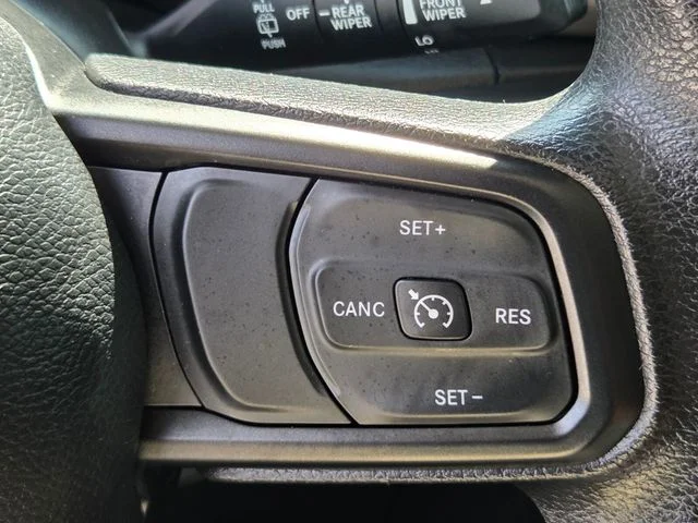 Used 2023  Jeep Sport image 23
