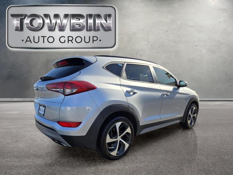 Used 2018 Molten Silver HYUNDAI VALUE FWD image 5