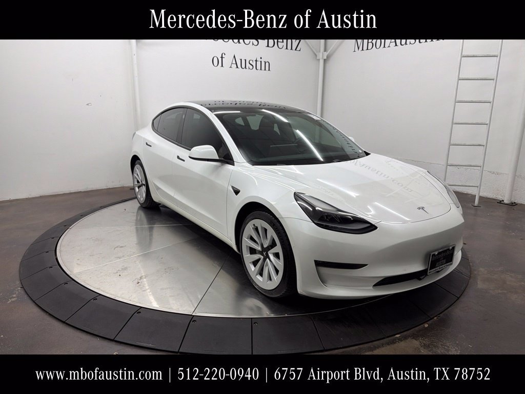 Used 2021 White Tesla Long Range image 1