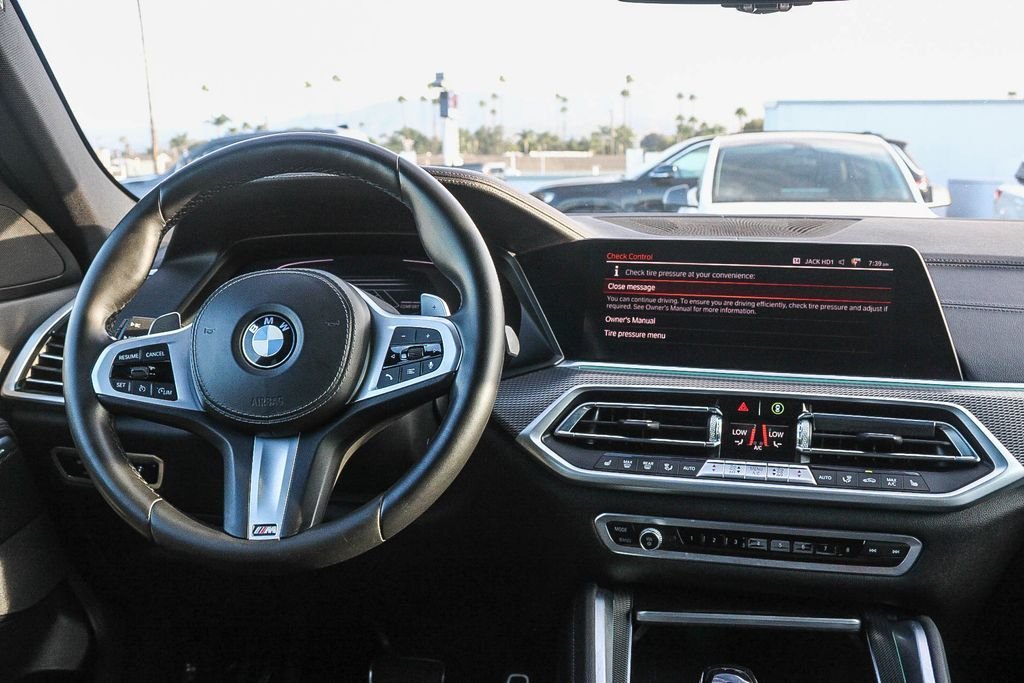 Used 2022 White Metallic BMW xDrive40i image 14