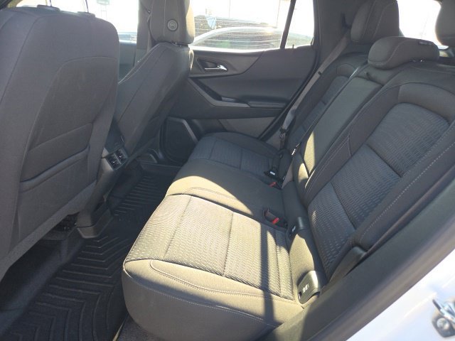 Used 2025 Summit White Chevrolet LT image 3