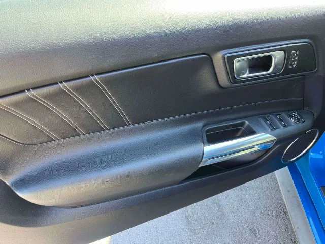 Used 2019 Blue Ford GT Premium image 17