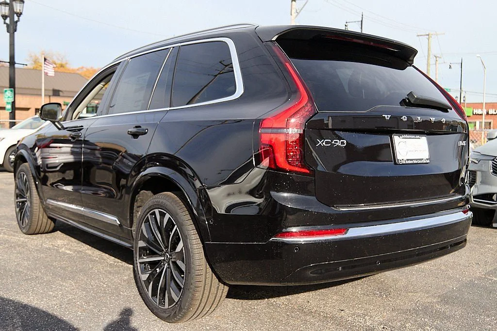 New 2026 Onyx Black Volvo Plus image 7