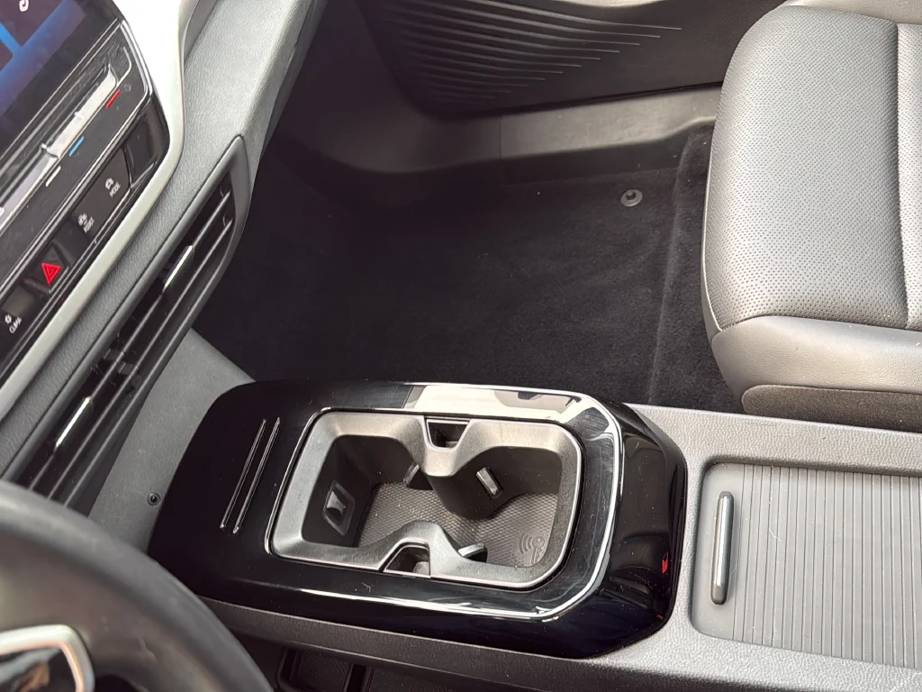 Used 2021  Volkswagen Pro S image 20
