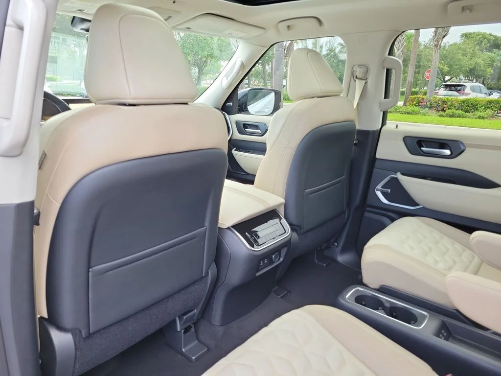 New 2026 White Nissan Platinum Reserve image 11