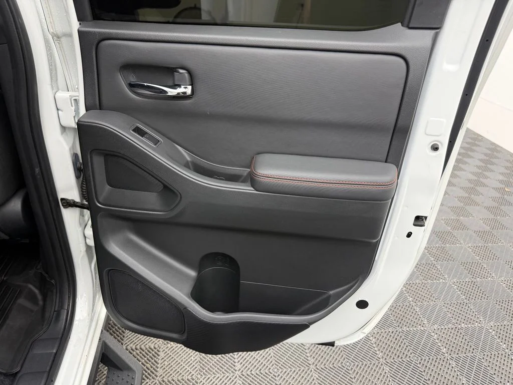 Used 2024 White Nissan PRO-4X image 37