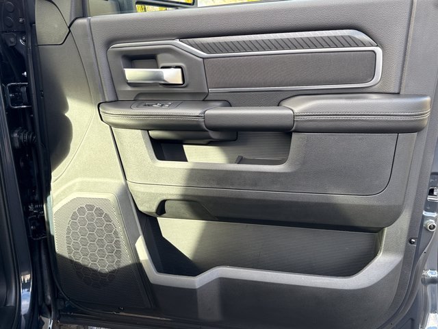 2026 RAM 3500 Big Horn - Photo 23