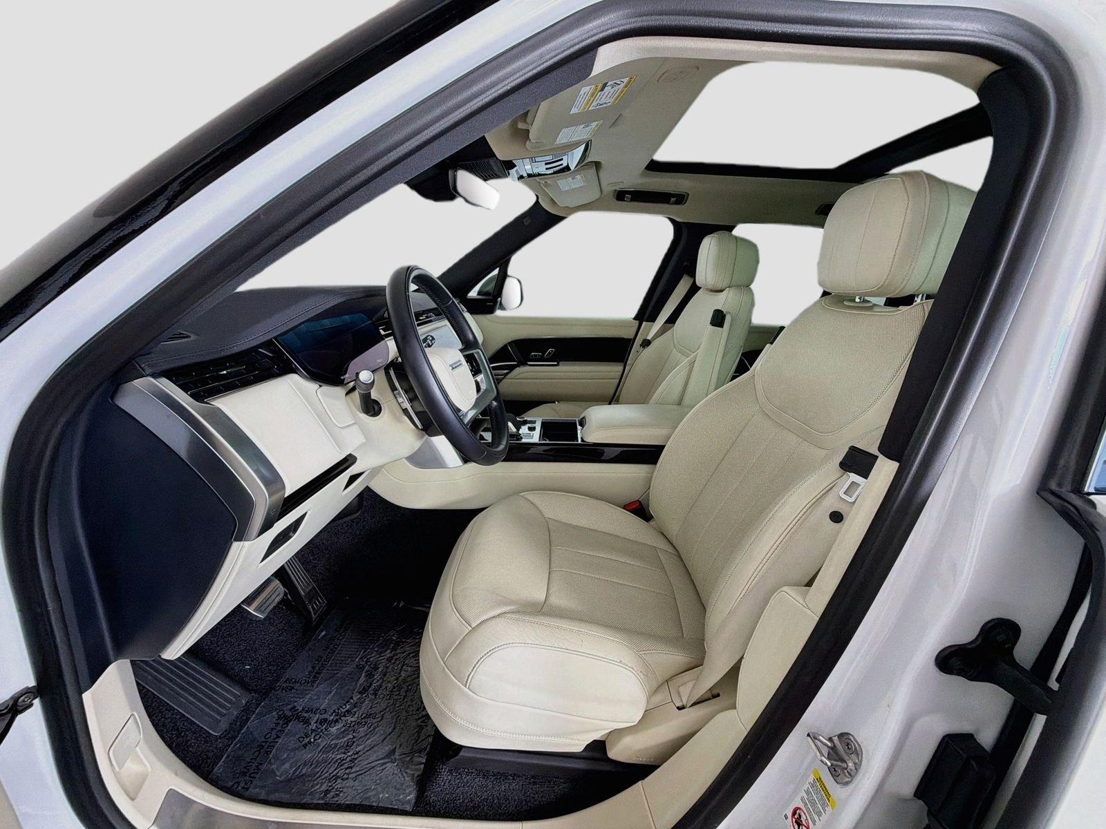 Certified Used 2023 Fuji White Land Rover SE image 23