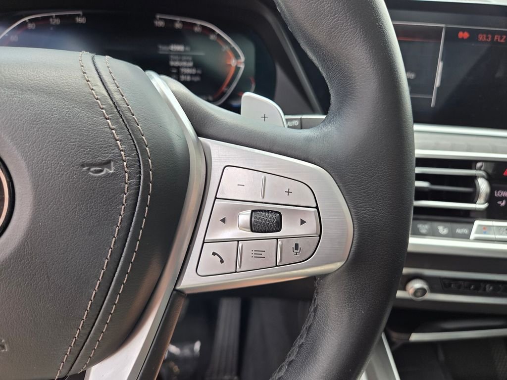 Used 2021 White BMW xDrive40i image 34