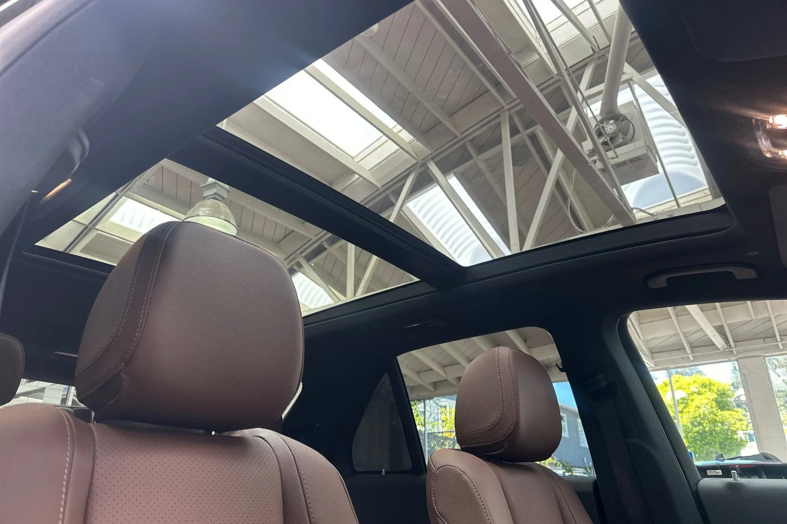 Used 2025 Black Mercedes-Benz GLE 450e image 22
