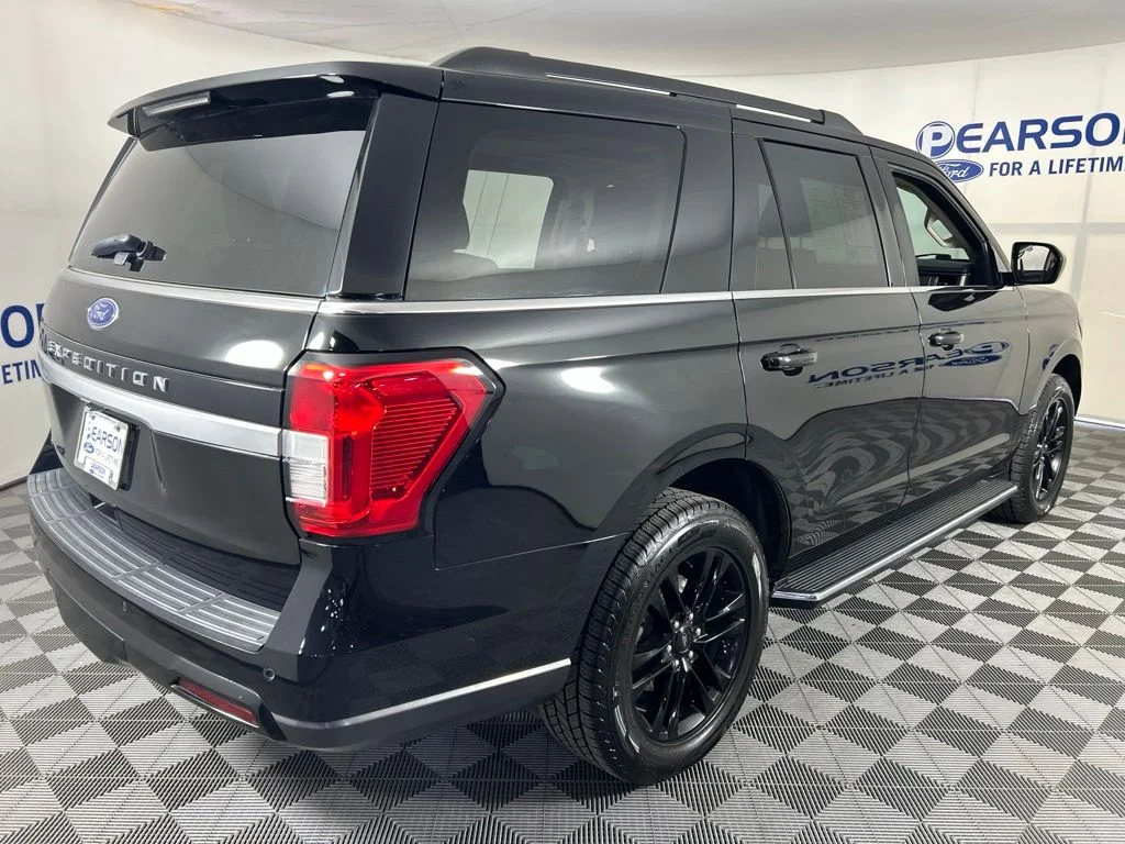 Used 2022 Black Ford XLT image 7