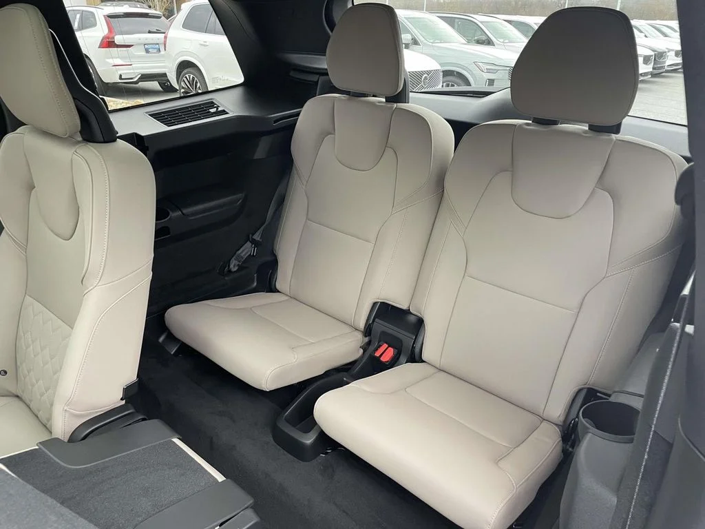 New 2026 Vapour Grey Volvo Plus image 3