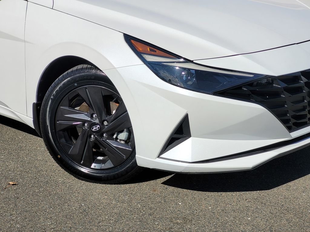 Used 2023 Gray Hyundai SEL image 11