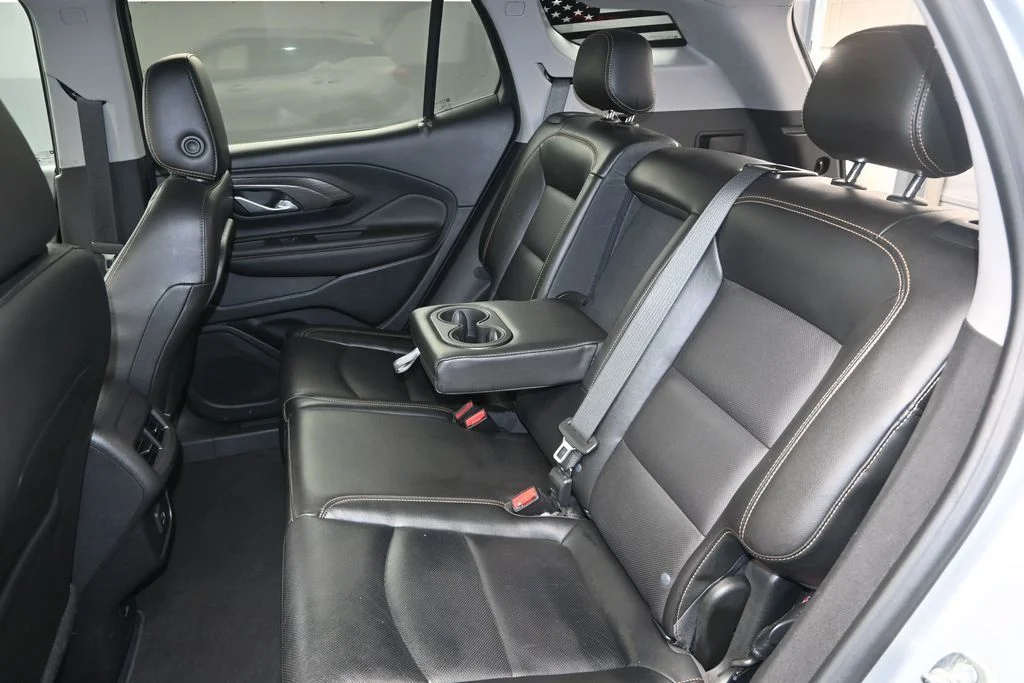 Used 2021 Silver GMC SLT image 17