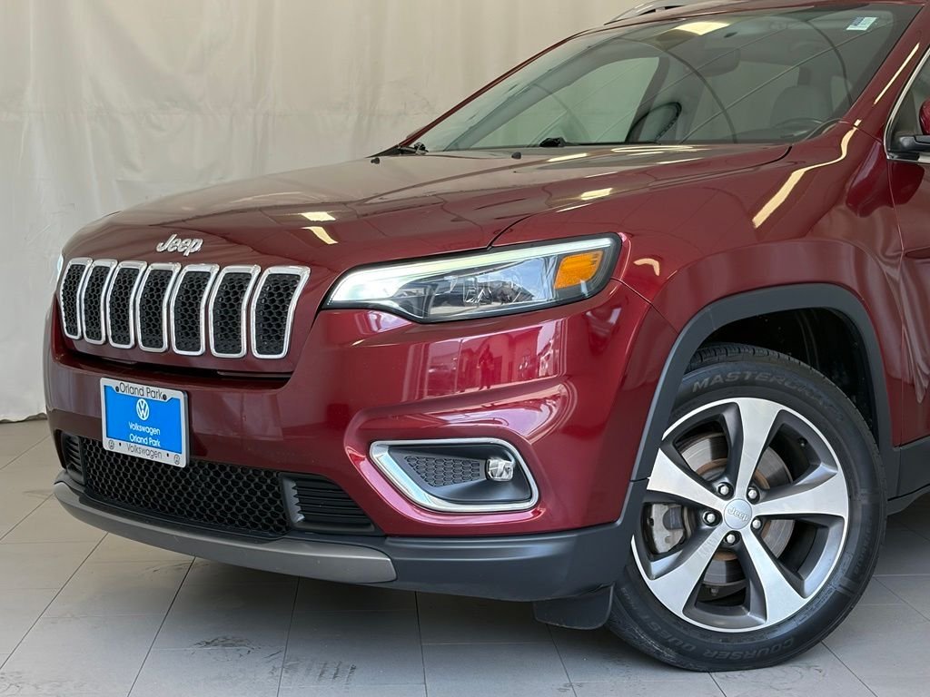 Used 2020 Velvet Jeep Limited image 2