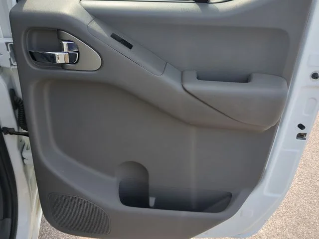Used 2016 White Nissan SV image 31
