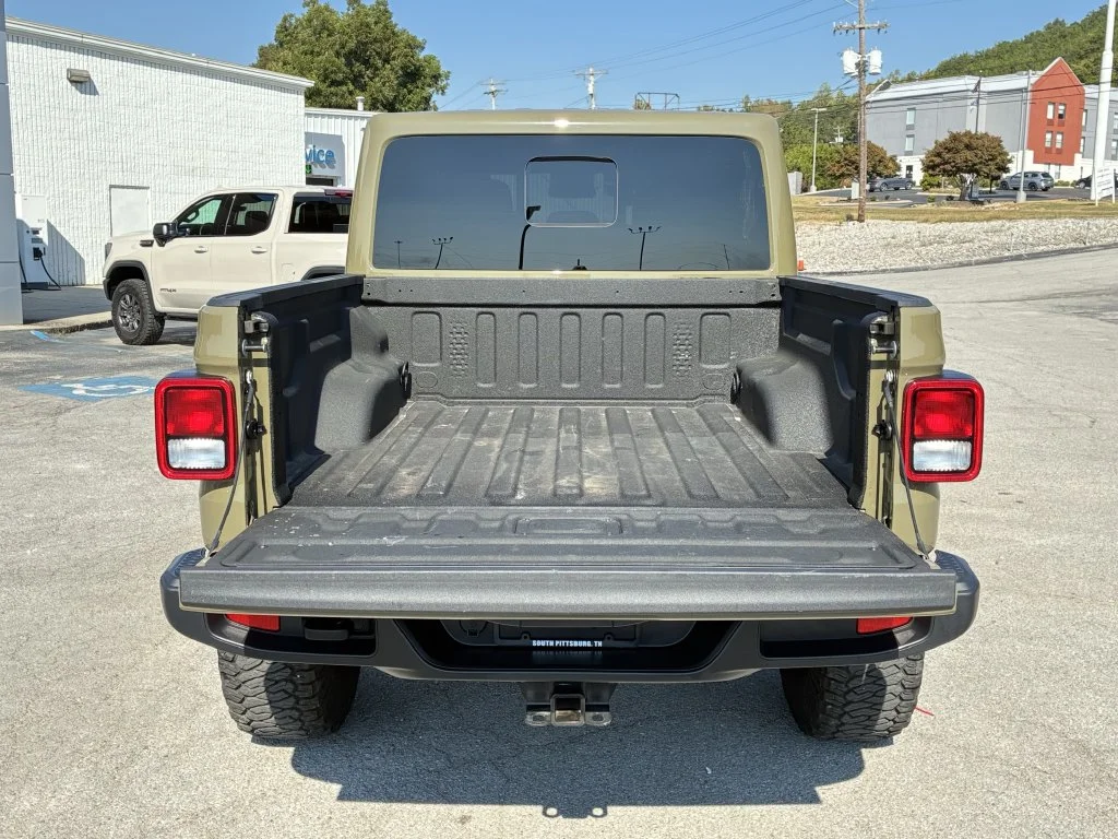 Used 2025 Green Jeep High Tide image 13