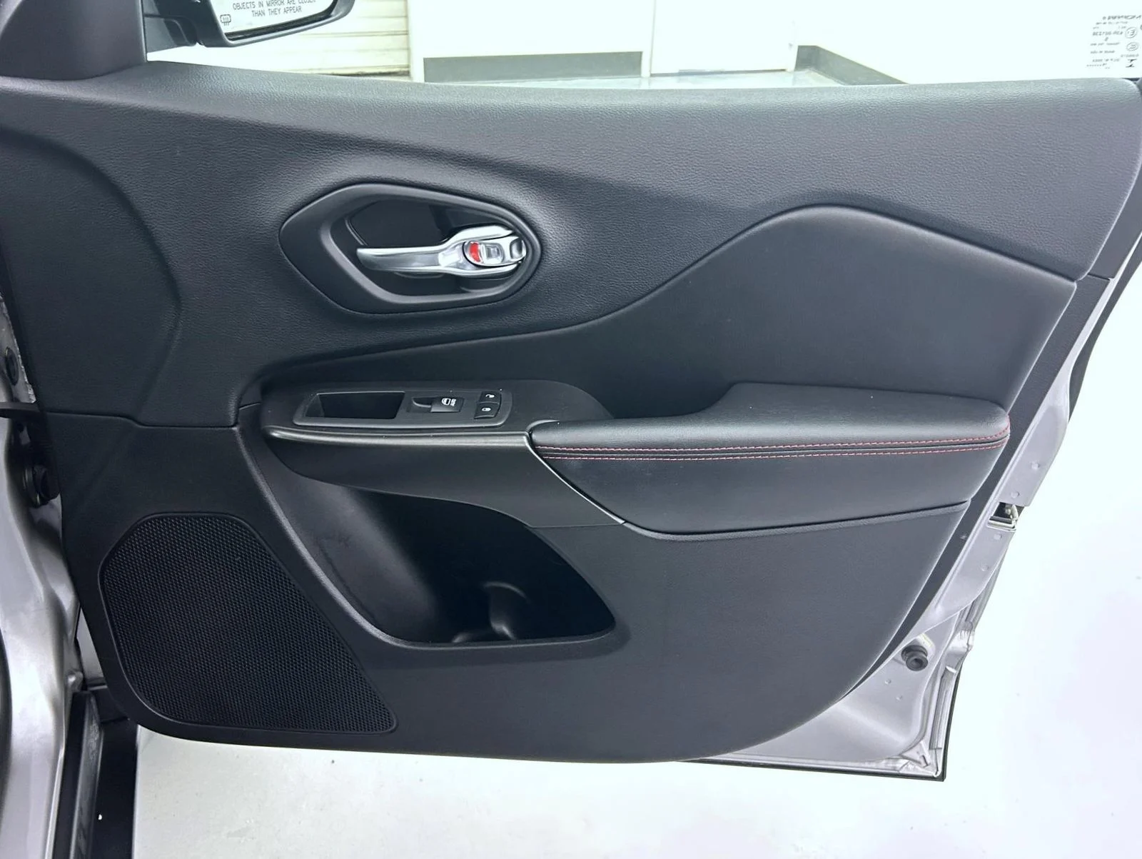 Used 2019 Silver Jeep Trailhawk image 16