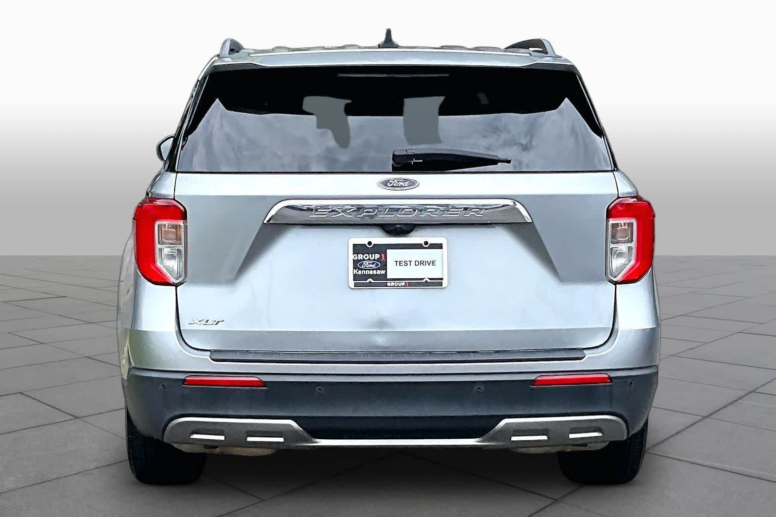 Used 2022 Iconic Silver Ford XLT image 5