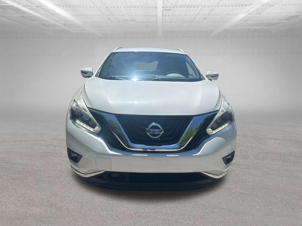 Used 2018 White Nissan SL image 9