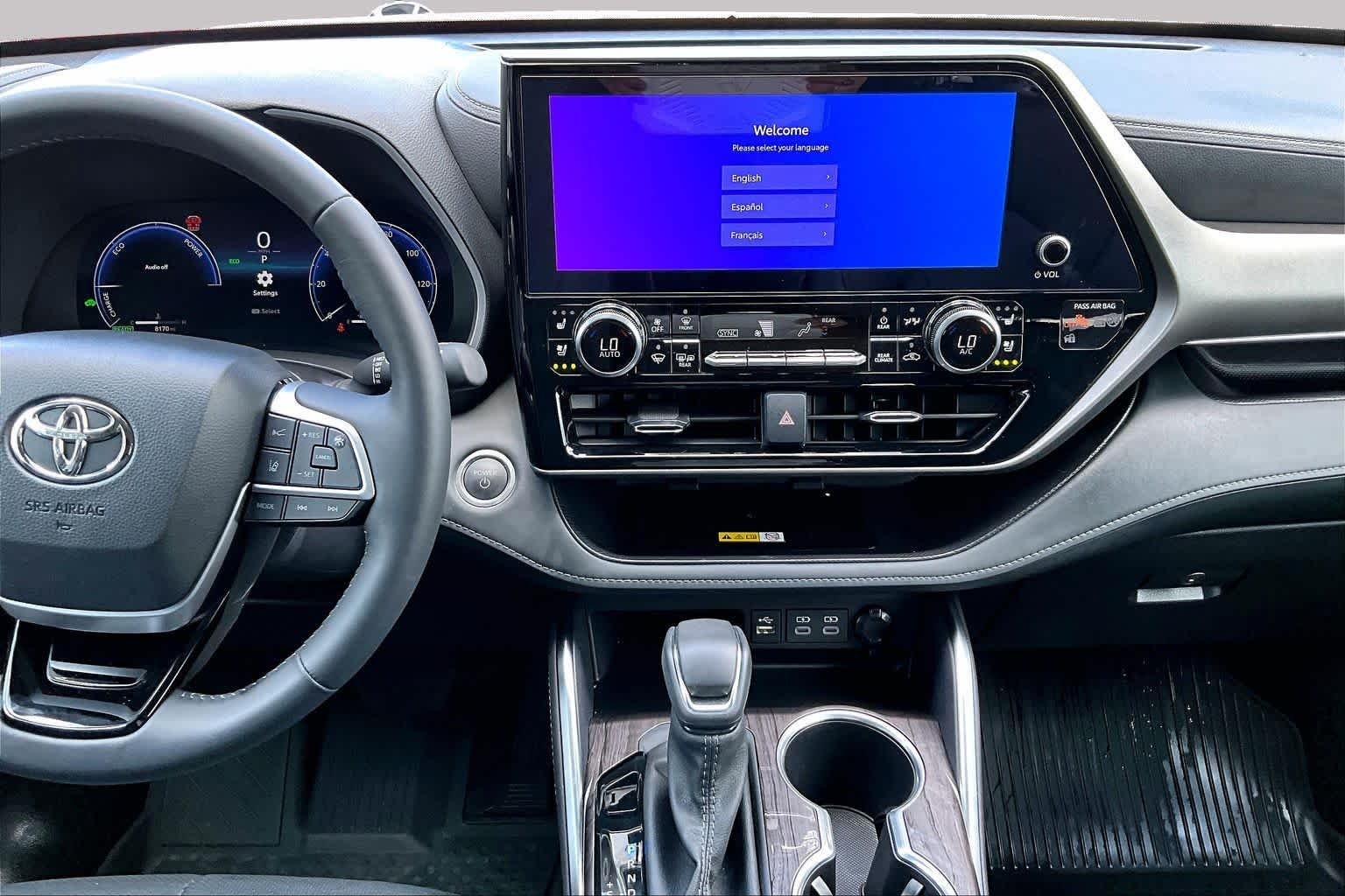 Used 2025 Wind Chill Pearl Toyota Hybrid Limited image 7