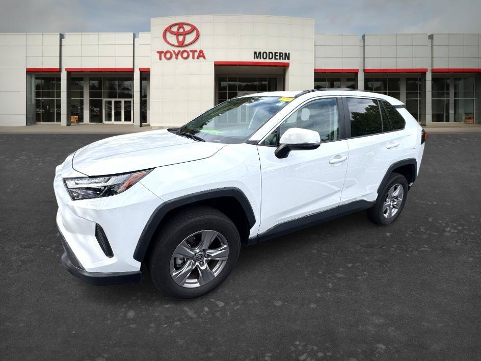 Used 2023 Ice Cap Toyota XLE image 1