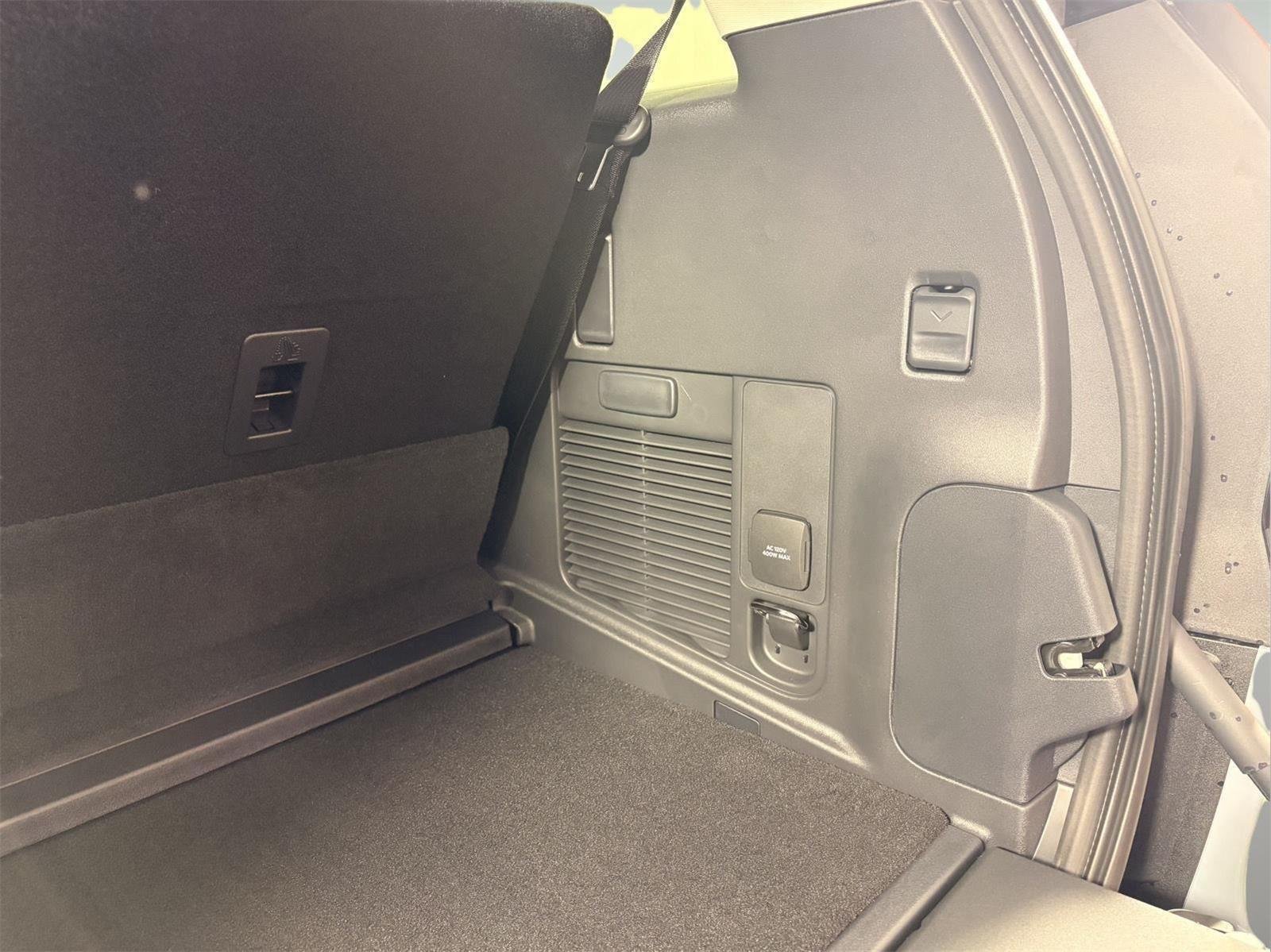New 2026 Glacier Gray Metallic Tri-Coat Ford Platinum® image 6