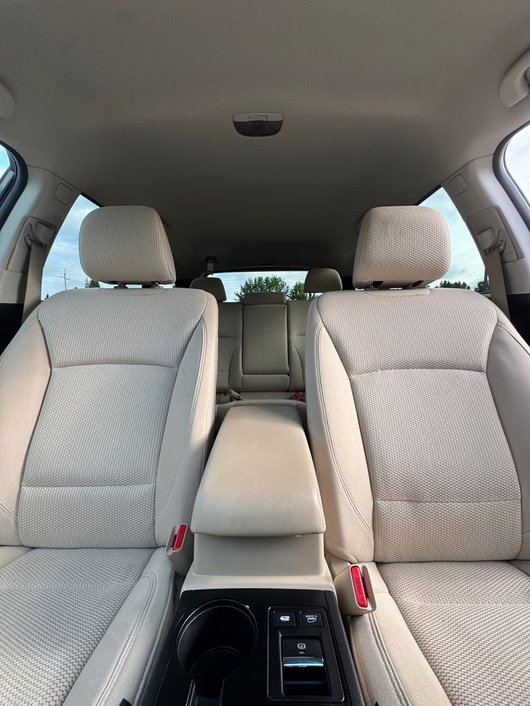 Used 2018 Crystal Black Silica Subaru 2.5i Premium image 24