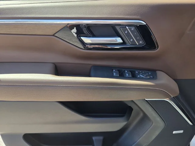 Used 2025 Beige Chevrolet High Country image 18