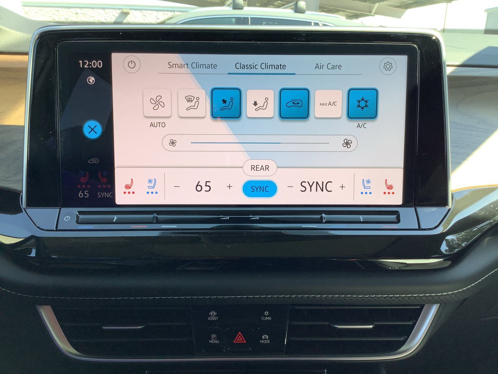 New 2026 Pure Gray Volkswagen 2.0T SE w/Technology image 24