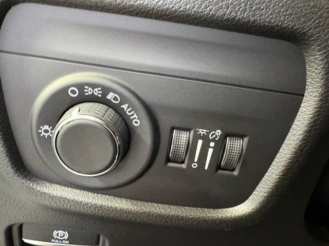 New 2026 White Jeep Altitude image 25