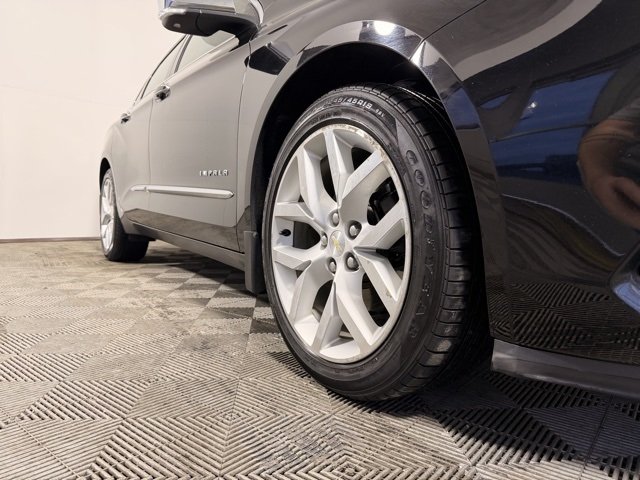 Used 2015 Chevrolet Impala 2LZ with VIN 2G1165S39F9134990 for sale in Shakopee, Minnesota