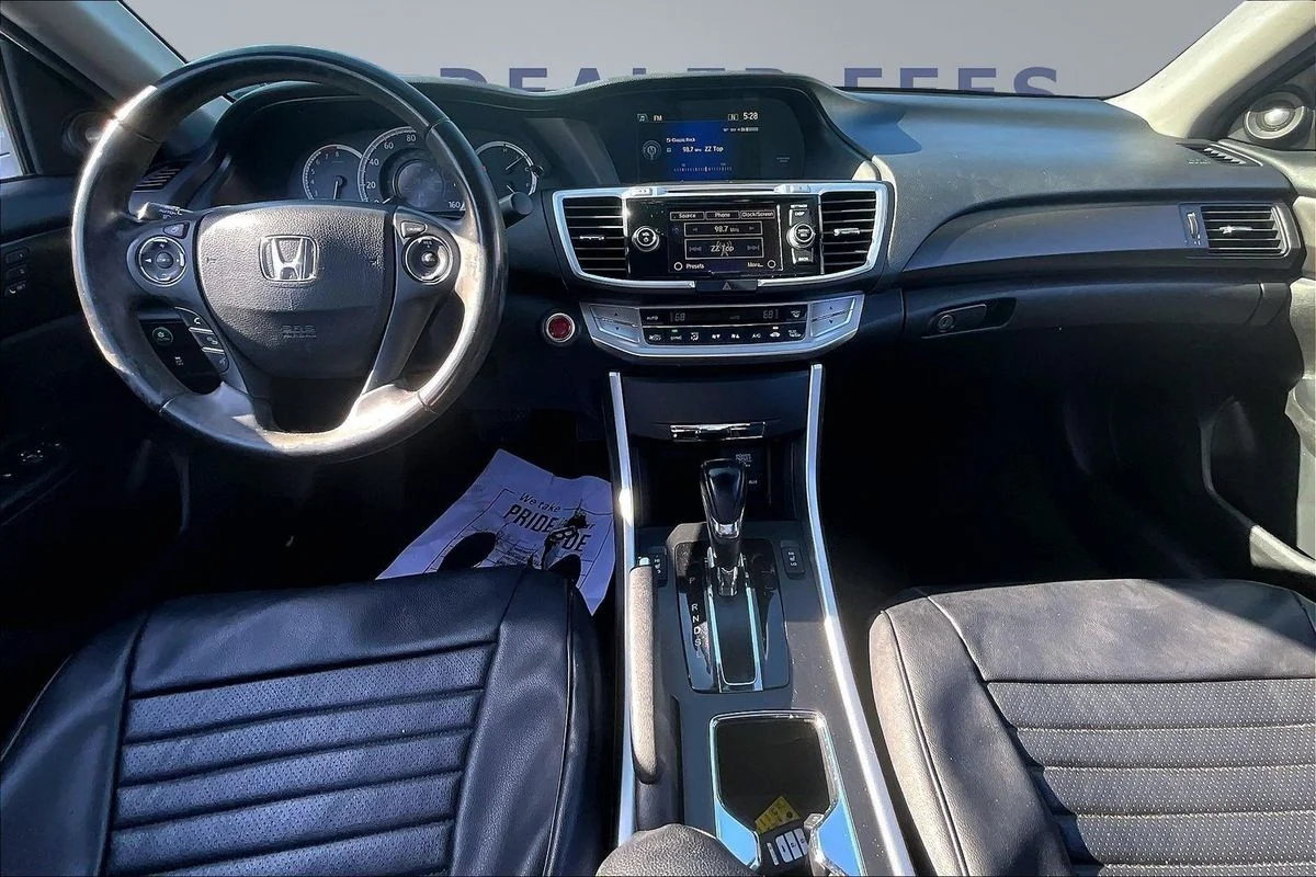 Used 2013 Silver Honda EX-L image 7