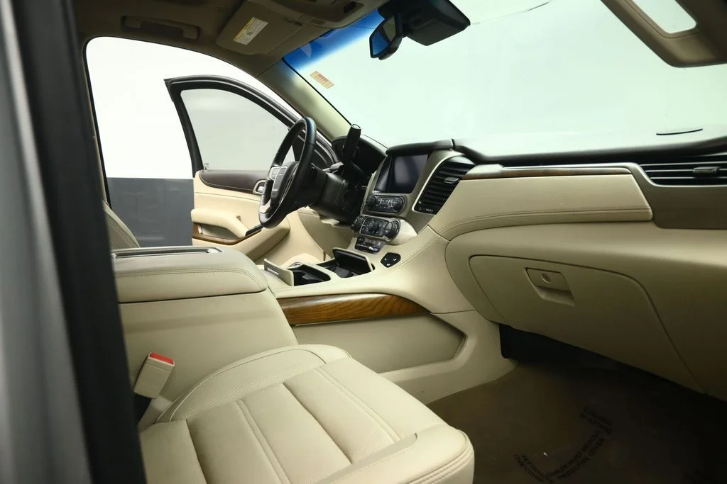 Used 2020 Silver GMC Denali image 59