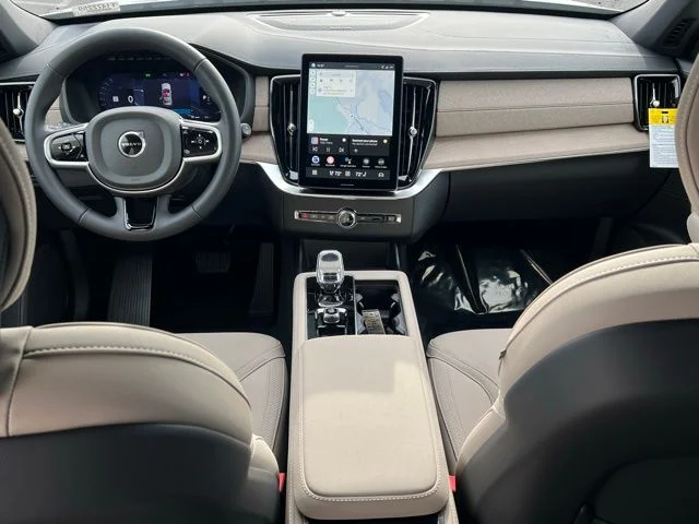 2026 Volvo XC90 Plus - Photo 16