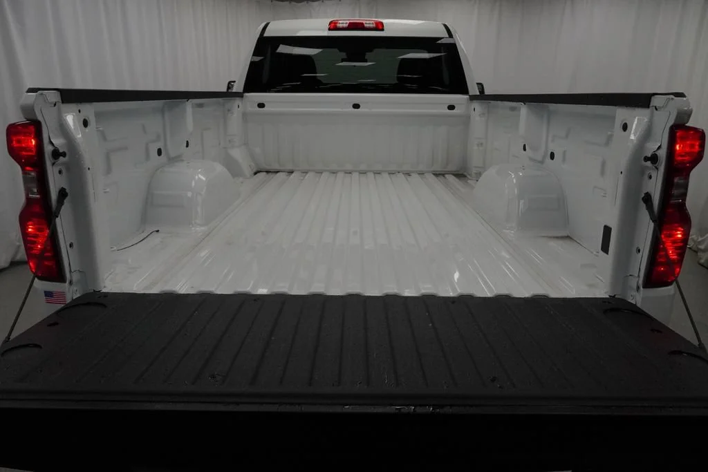 New 2026 Summit White Chevrolet WT image 21
