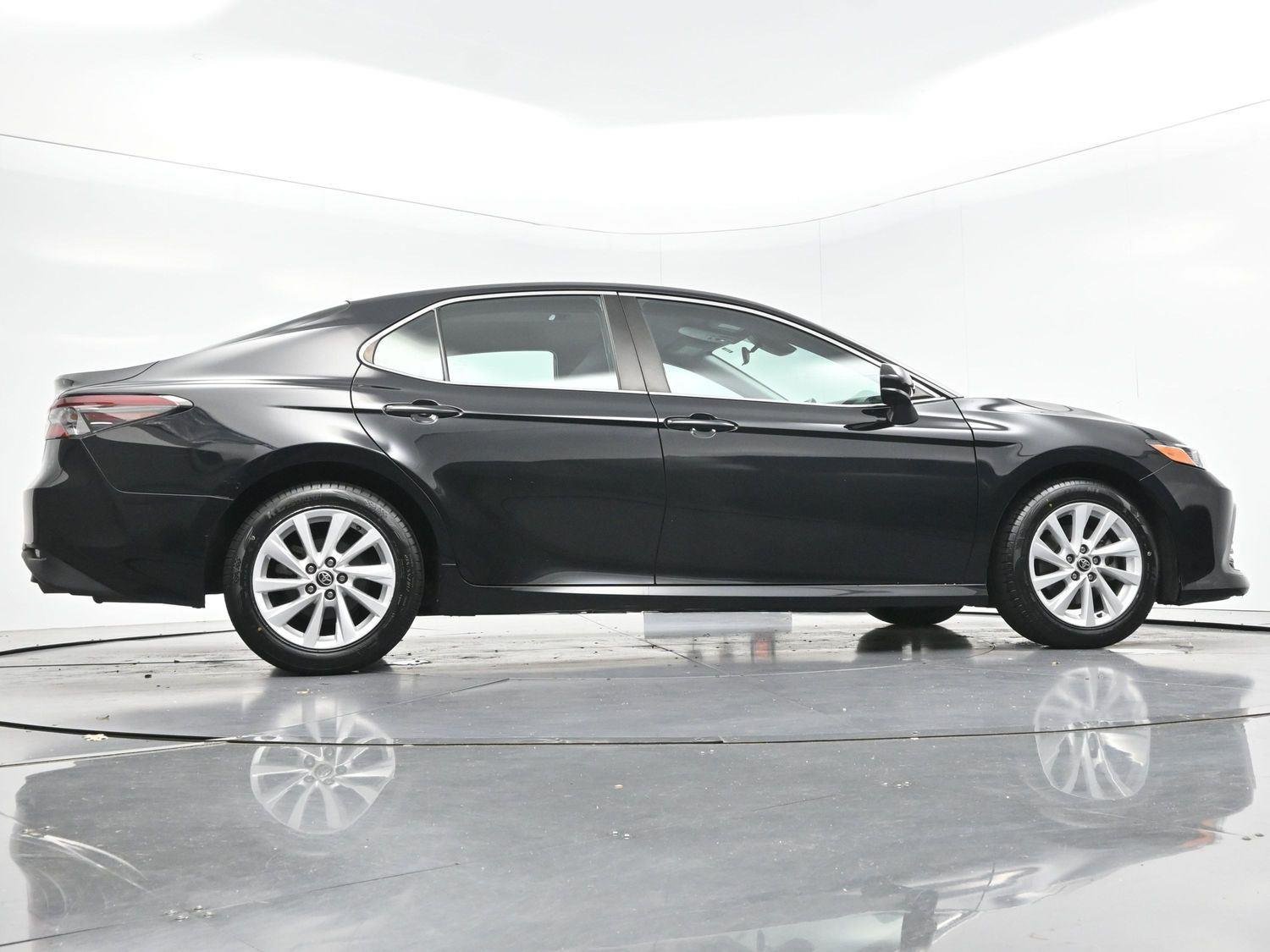Used 2022 Midnight Black Metallic Toyota LE image 47