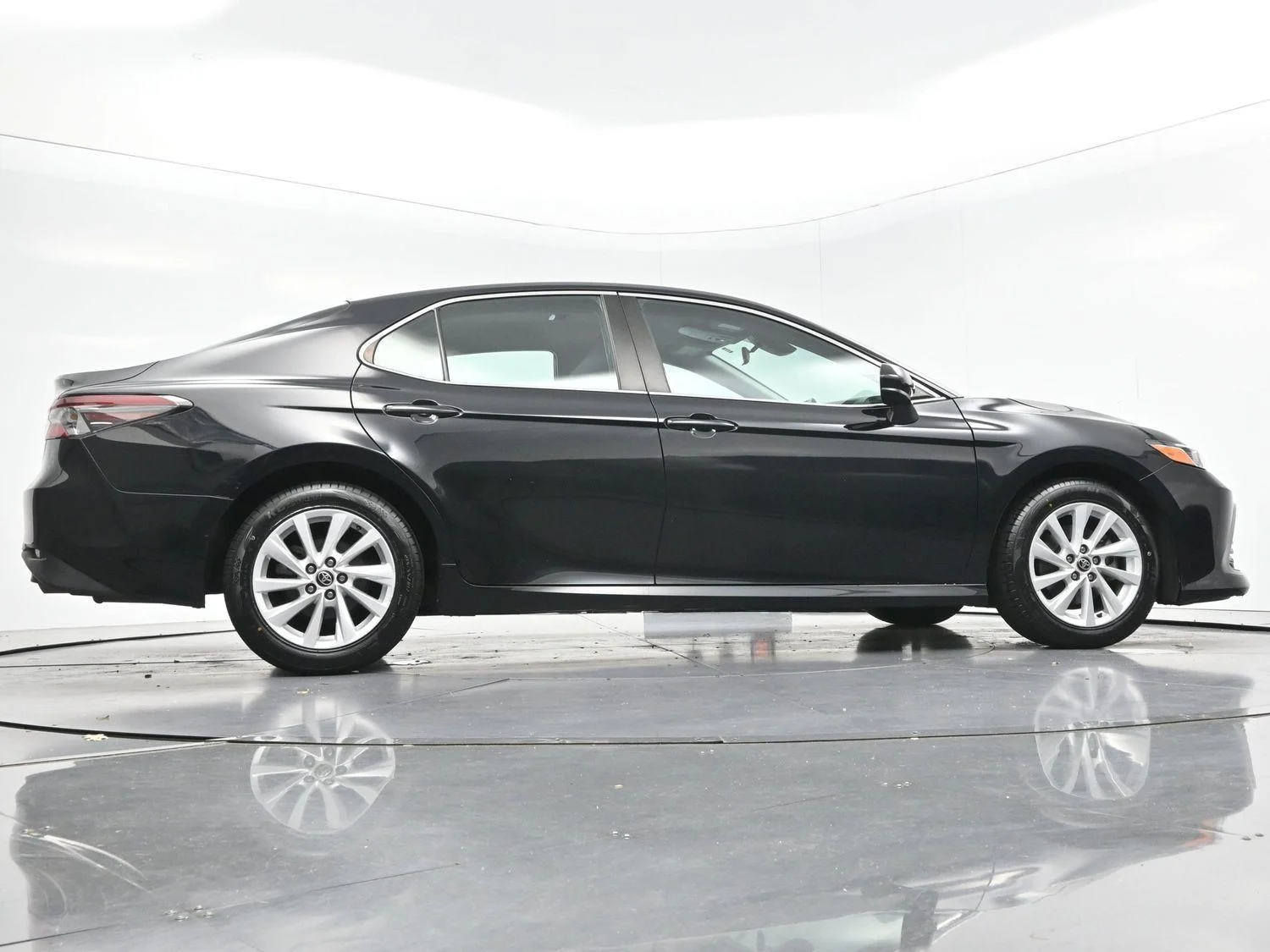 Used 2022 Midnight Black Metallic Toyota LE image 47