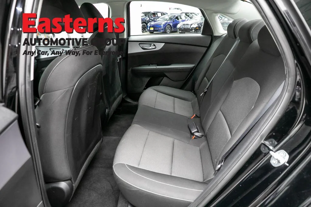 Used 2023 Black Kia LXS image 21