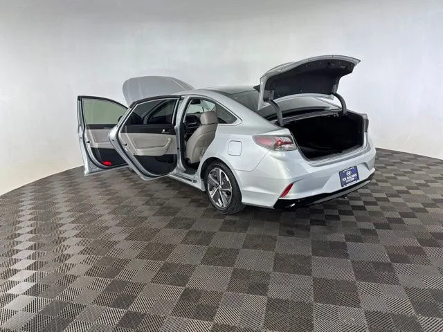 Used 2019 Silver Hyundai Limited image 18