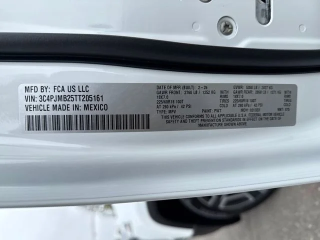 New 2026 Bright White Clear-Coat Exterior Paint Jeep Laredo image 16