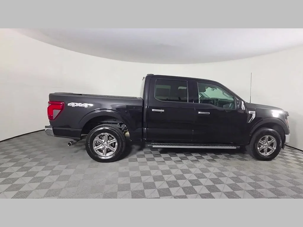 Used 2025 Black Metallic Ford XLT image 38